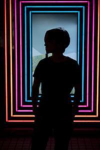 Paris Society Events • lumieres mysterieuses urbaines esthetique cinematographique • soirée d'entreprise